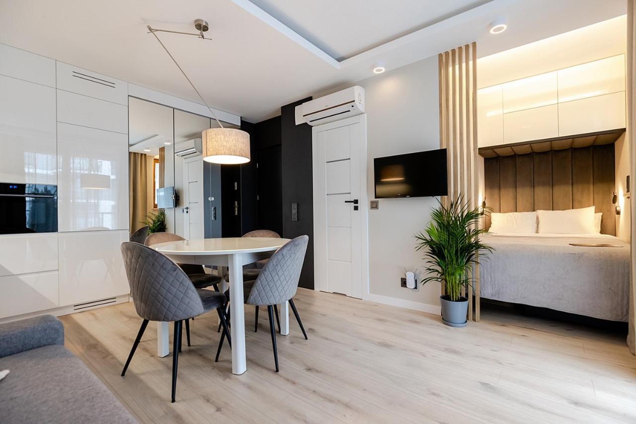 Apartment Wola, Wi-Fi, Smart Lock, Air Condition ワルシャワ エクステリア 写真