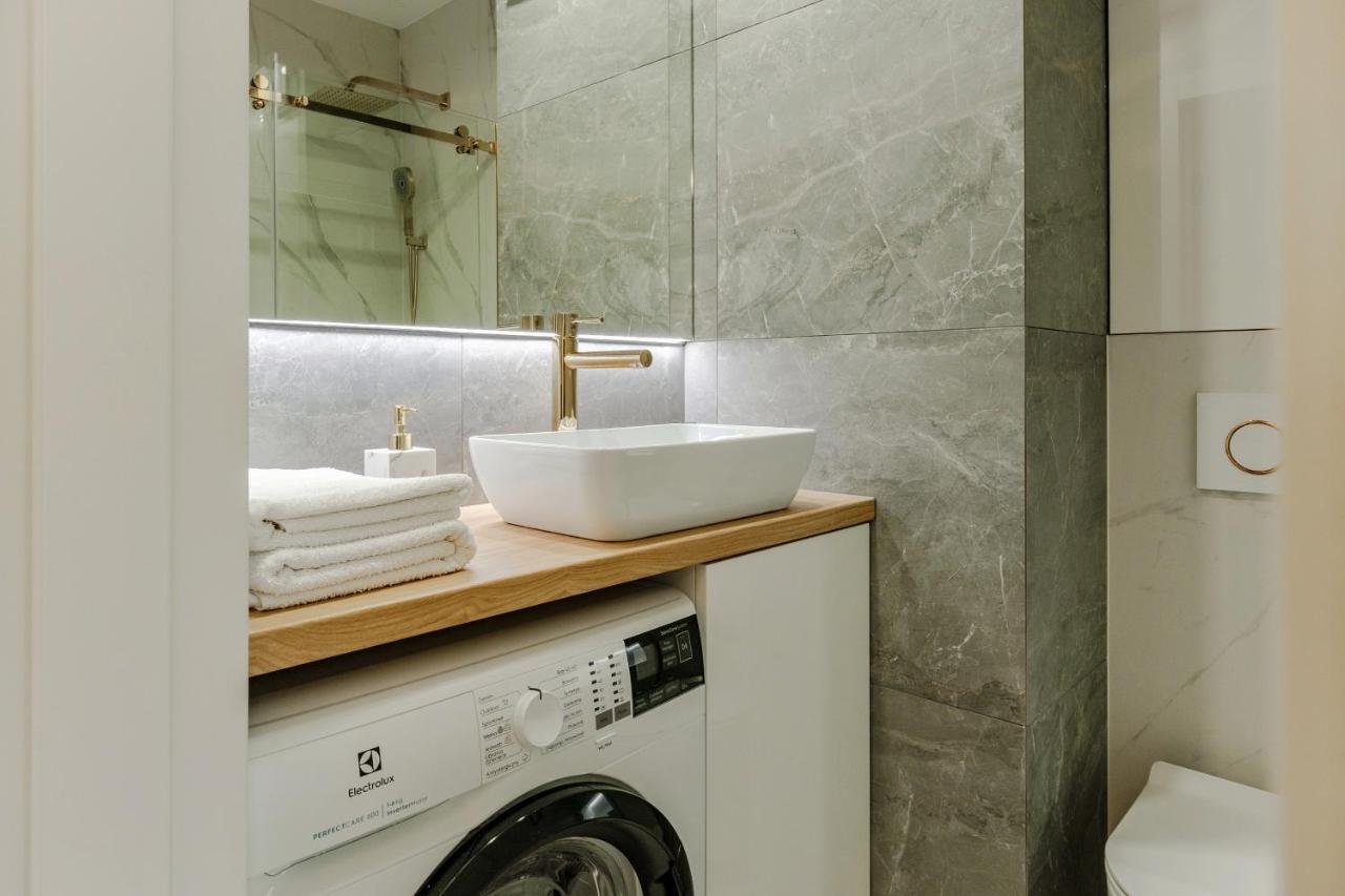 Apartment Wola, Wi-Fi, Smart Lock, Air Condition ワルシャワ エクステリア 写真