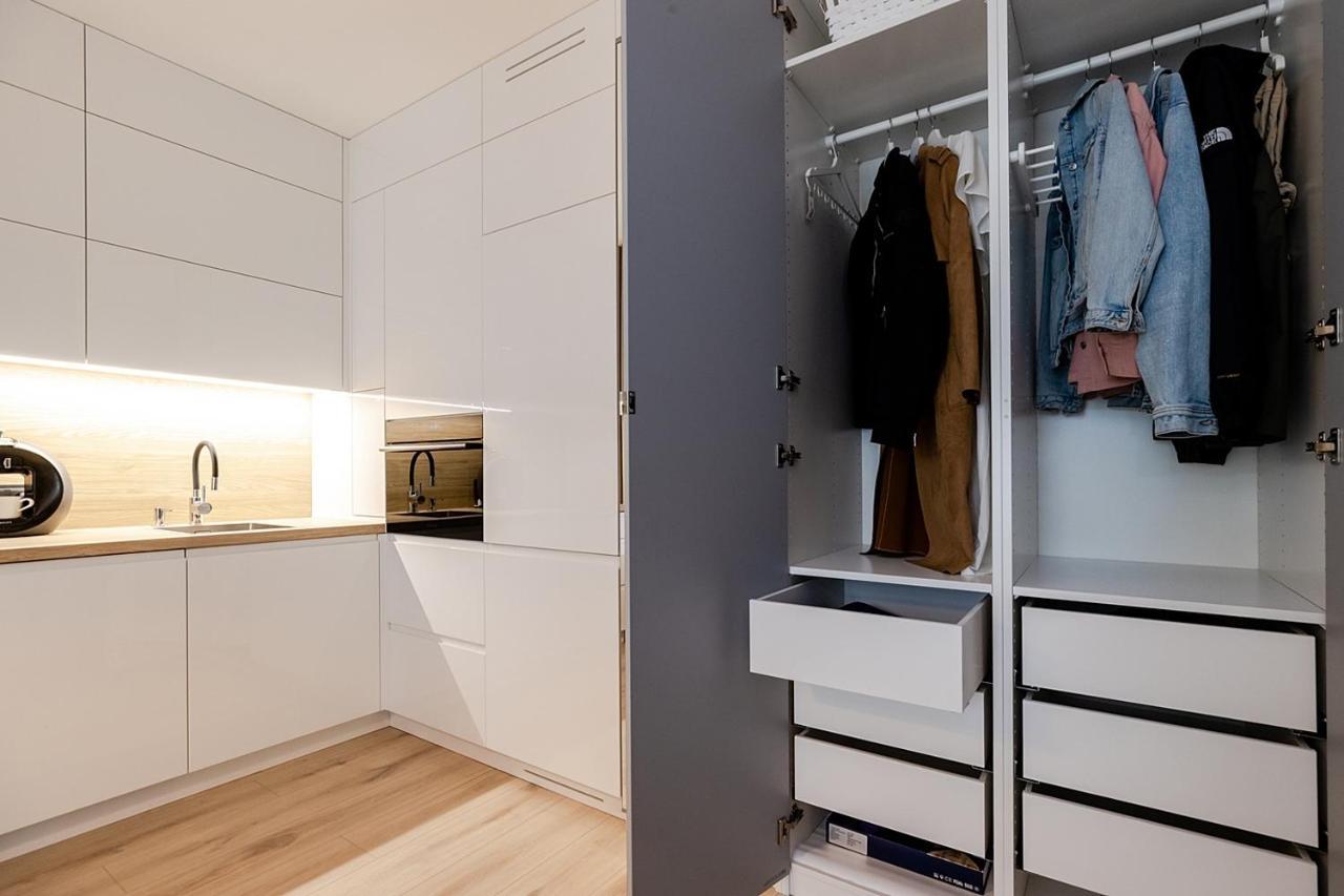 Apartment Wola, Wi-Fi, Smart Lock, Air Condition ワルシャワ エクステリア 写真
